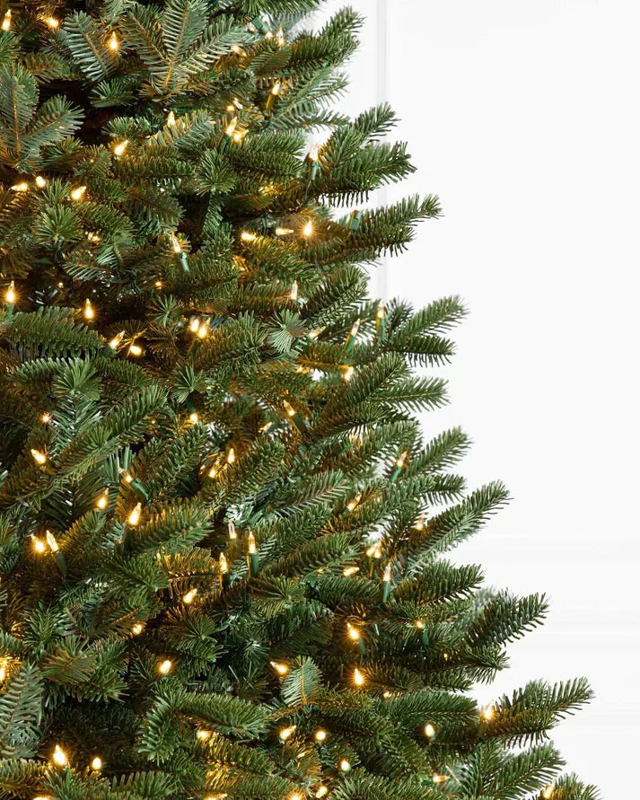 Árvore de Natal Verde Premium com Galhos Articulados, Suporte Metálico que gira e com Rodinhas e Micro LEDs Embutidos